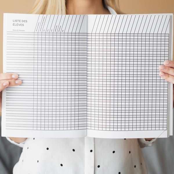 //www.gringolivier.com/wp-content/uploads/2026/05/cahier-2026-2027-prof-principal-photo-04.jpg